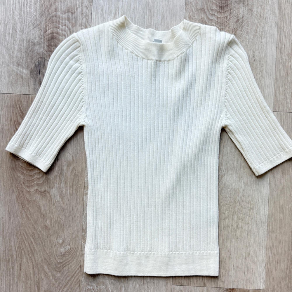 Uniqlo Off-White Ribbed Knit Top